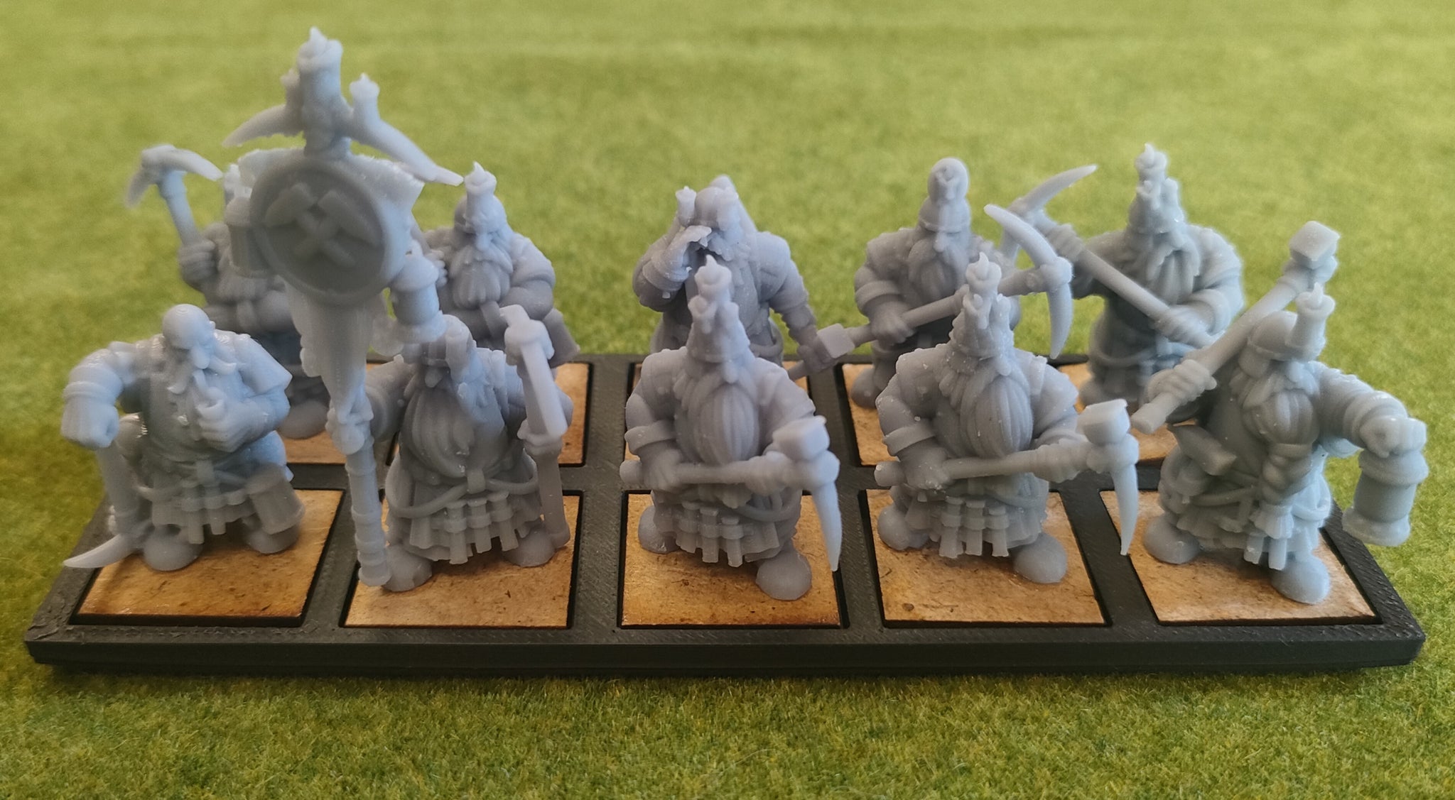 Warhammer - Nains (listes d'armées jeu de figurines V6 en VF Warhammer - Nains (listes d'armées jeu de figurines V6 en VF